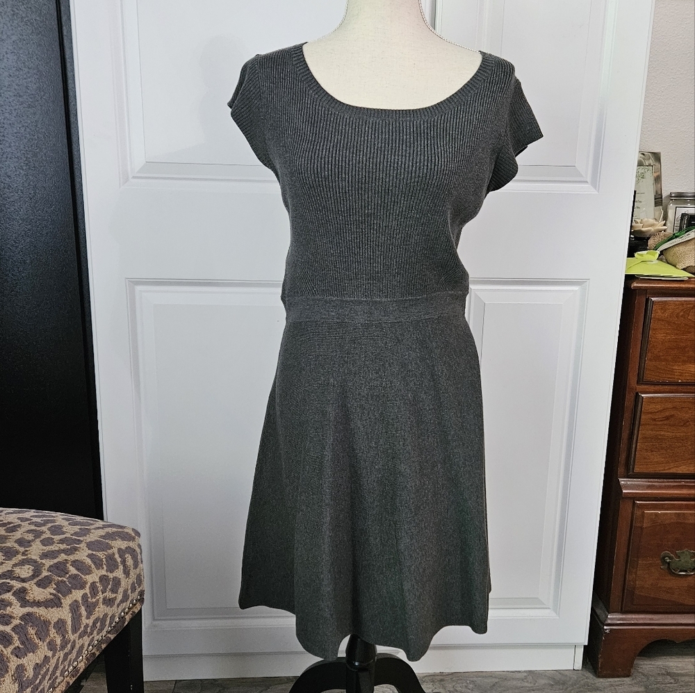Gray Ribbed Knit Sweater Dress - Picture 3 of 12